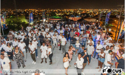 City View All White Cooler Party